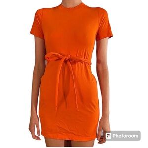 NWT Alice + Olivia Crew Neck Short Sleeve T-shirt Wrap Dress